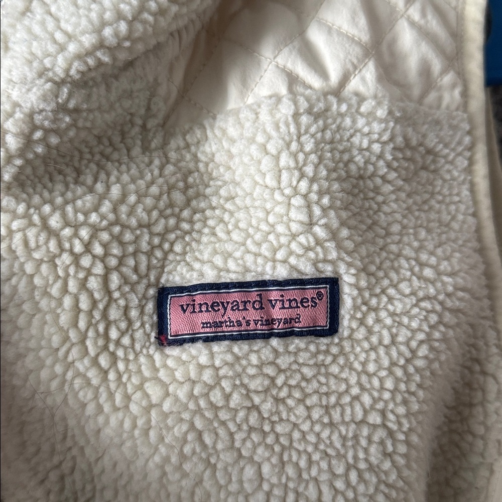 Vineyard Vines Quilted Cream fleece Vest women’s size medium - Picture 2 of 5